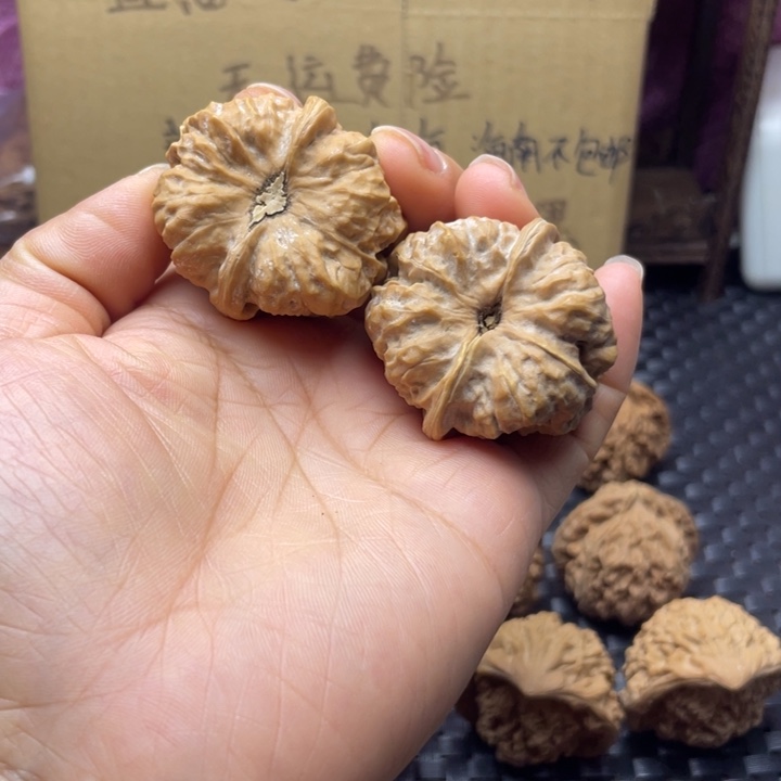 亚***王吊坠文玩核桃花皮蛤蟆不退不换