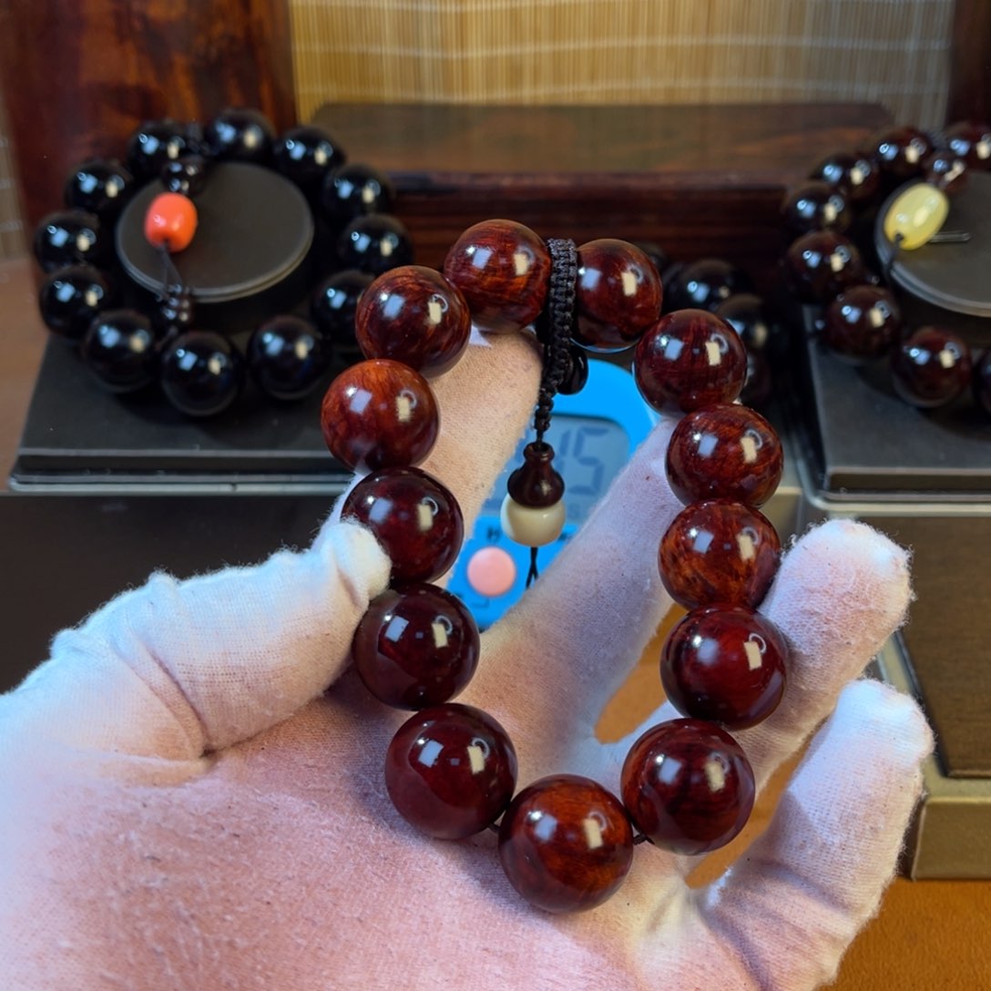 檀香紫檀（小叶紫檀）你***姐