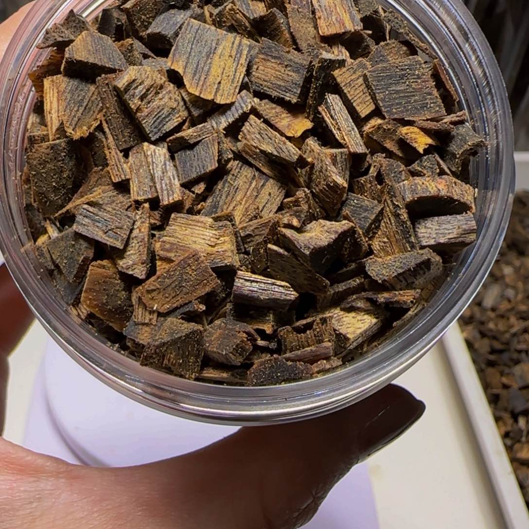 沉香手把件小****香沉香奇楠金沙叶老料100克