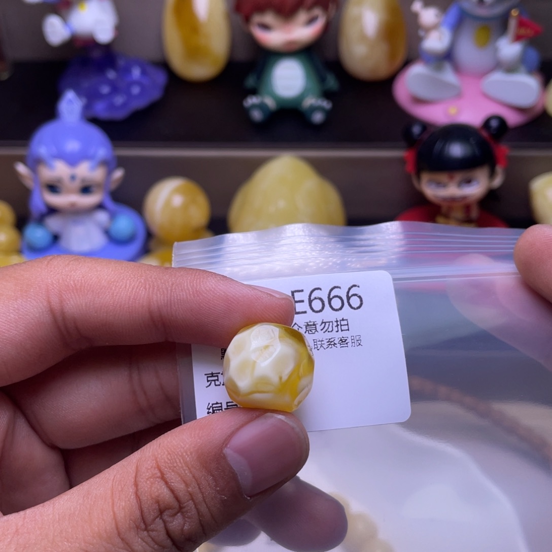 四***3琥珀未镶嵌珠宝奇石