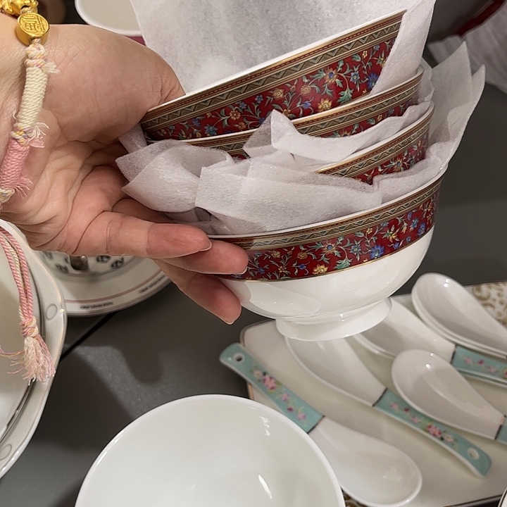 瓷片微瑕骨瓷碗四个红