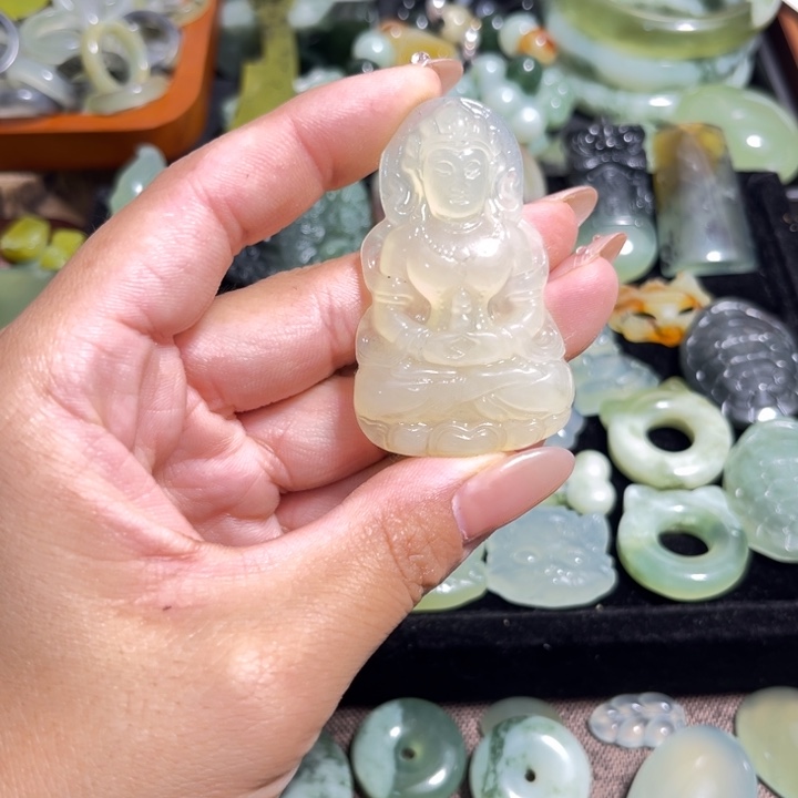 合金蛇纹石玉颈饰