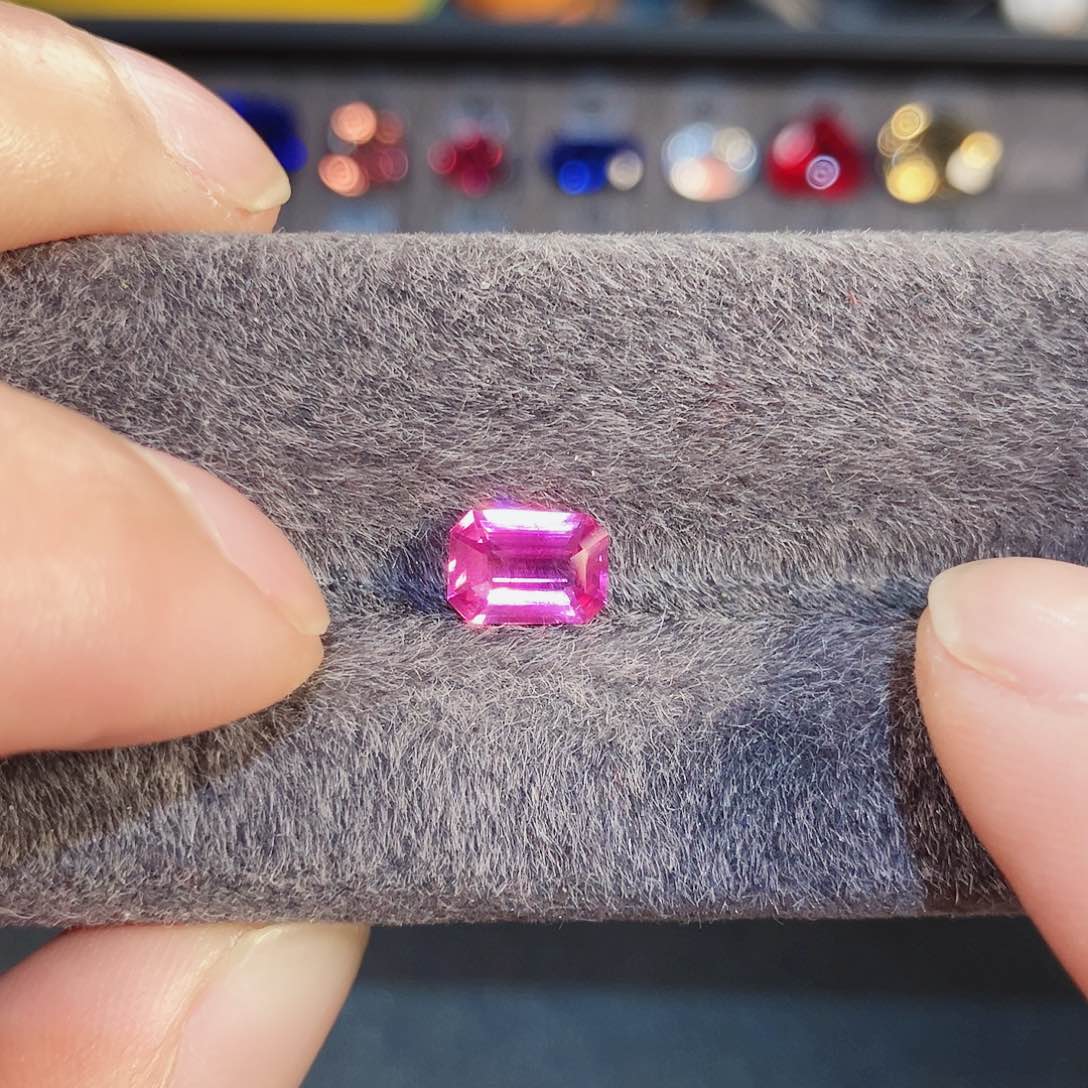 尖晶石裸石未镶嵌1.17ct马亨盖