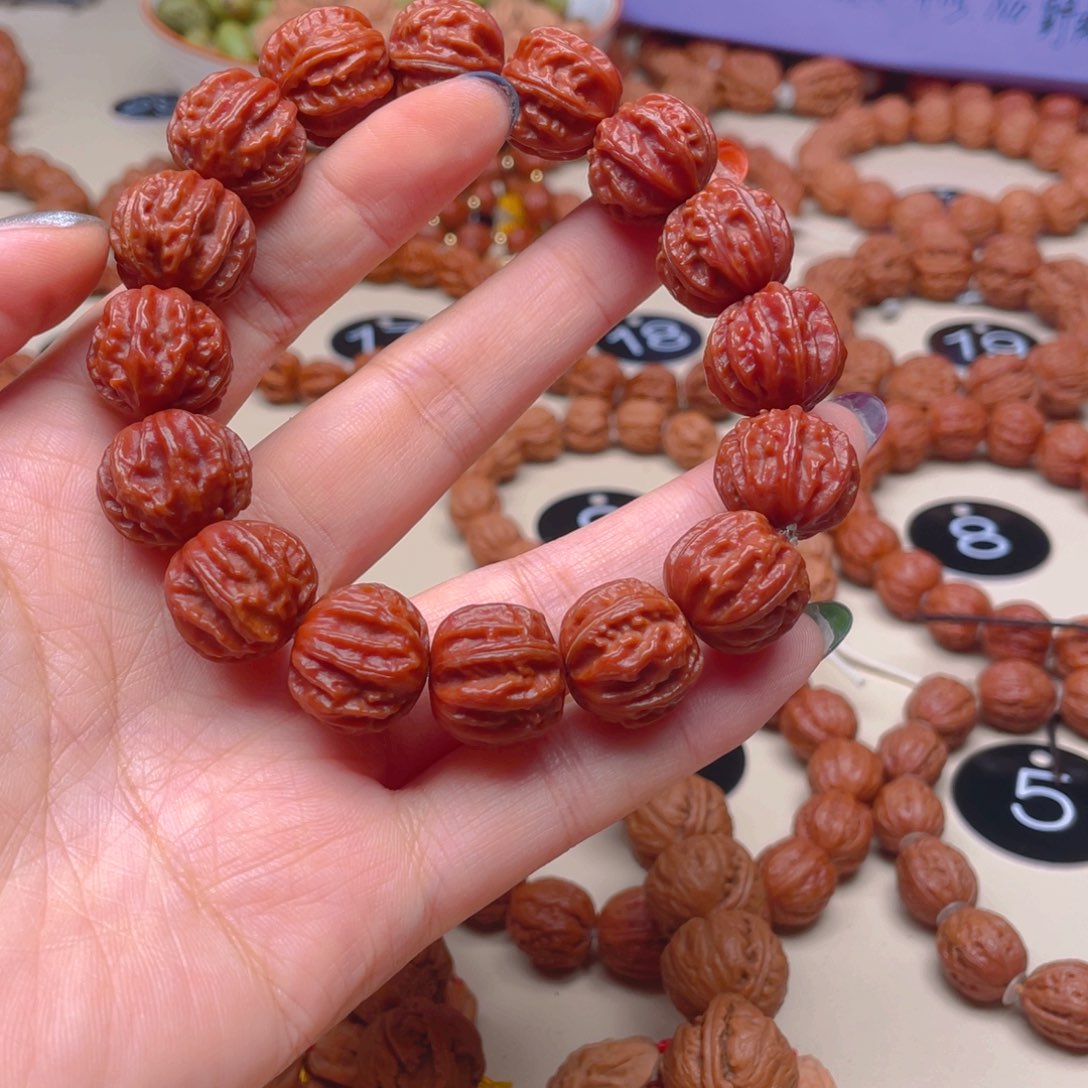 8***一文玩核桃吊坠京八