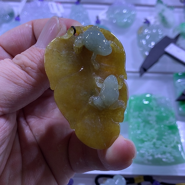 翡翠未镶嵌颈饰天然翡翠A货吊坠