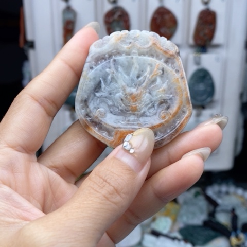 翡翠颈饰未镶嵌翡翠