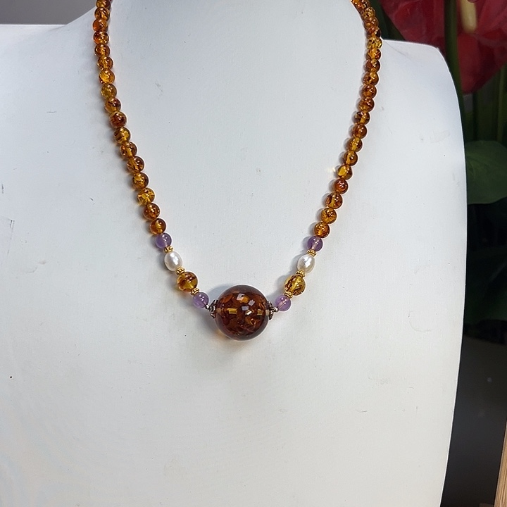 琥珀（花珀）颈饰未镶嵌