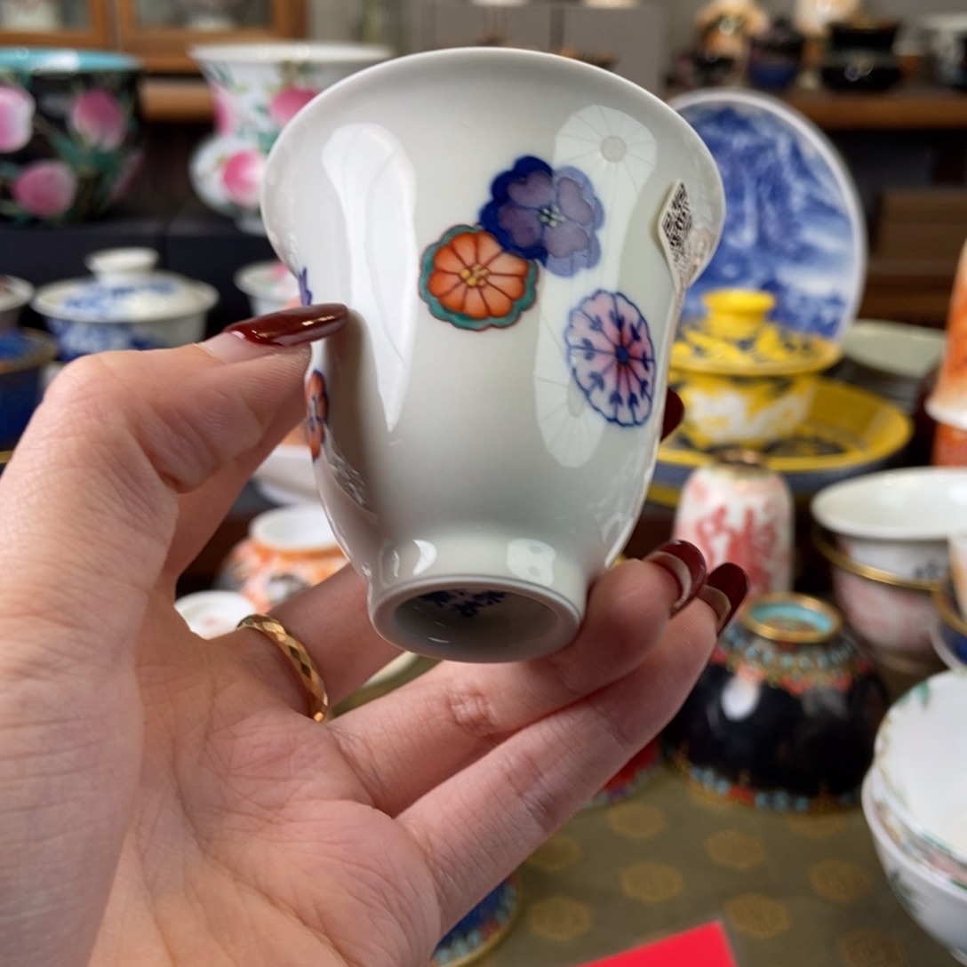 陶瓷艺术家的作品是一种