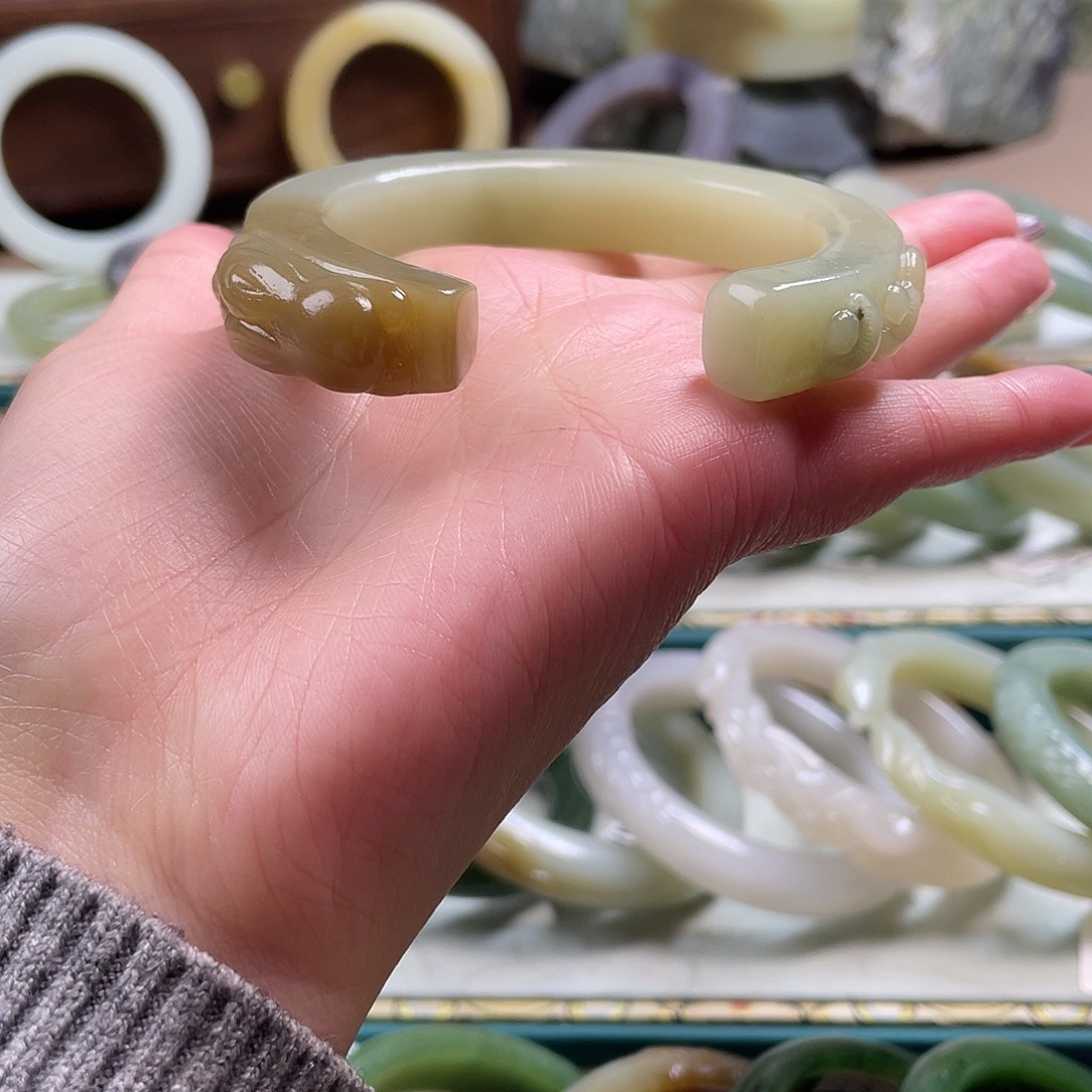 和田玉未镶嵌手镯56.8