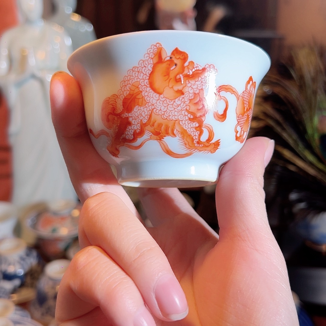 景德镇陶瓷狮子滚绣杯