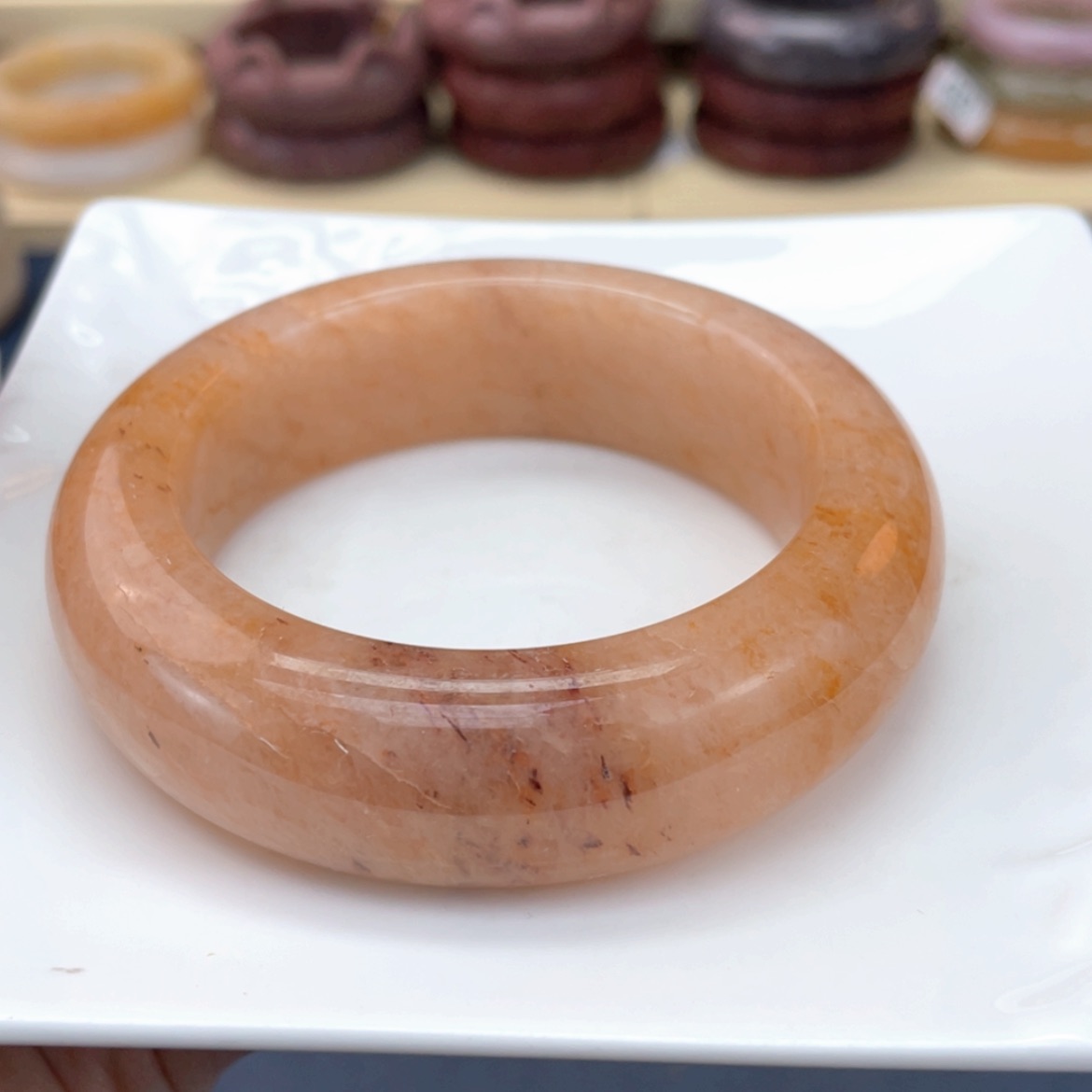 【闪购商品】石英质玉手镯未镶嵌