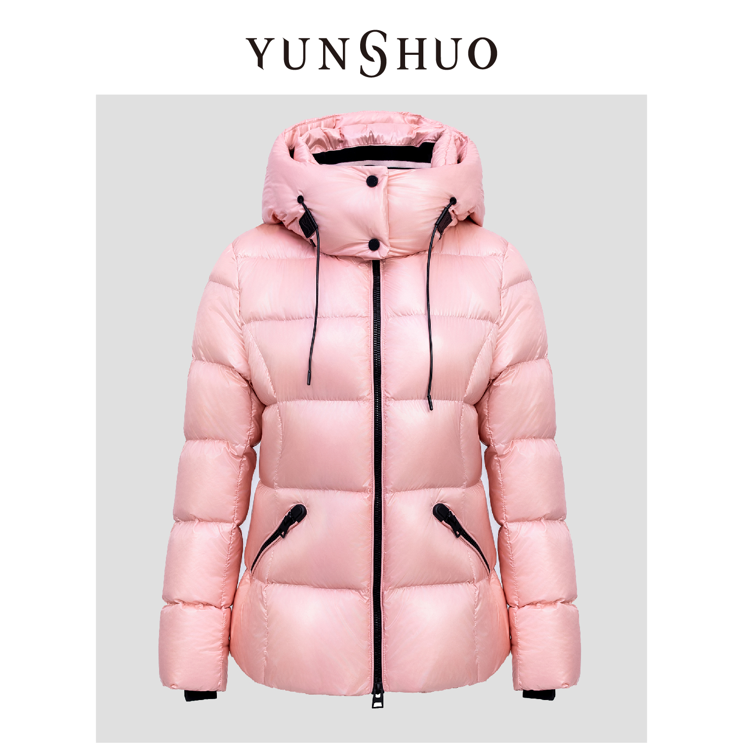 允硕新年战袍开运穿搭冬季新品短款立领连帽女修身羽绒服815125