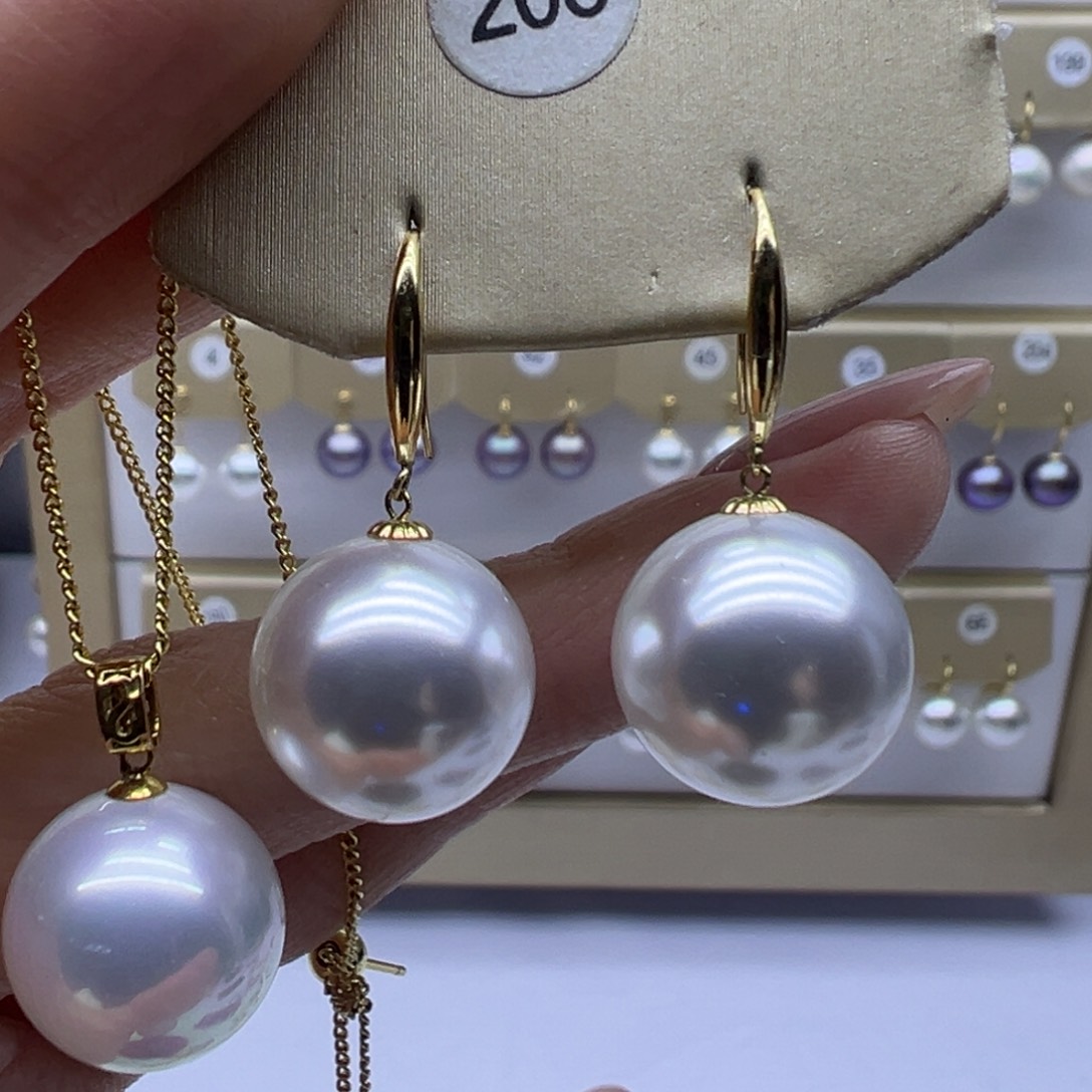 淡水珍珠吊坠(赠链)18K金镶嵌