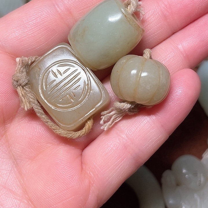 和田玉挂件未镶嵌春*