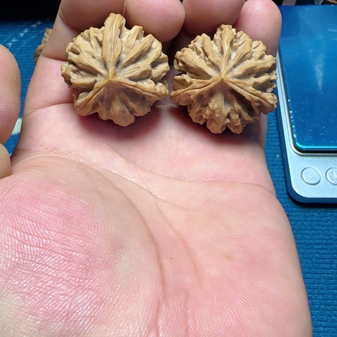 吊坠文玩核桃三棱