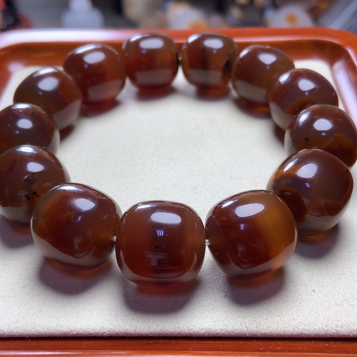 玛瑙/玉髓手串未镶嵌红芯刺景大珠老型