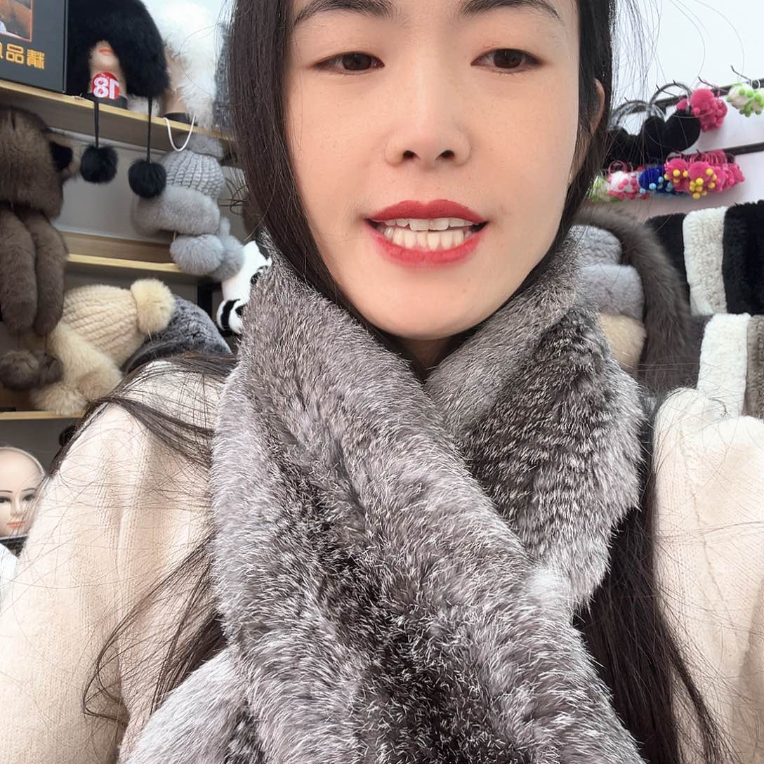 兔皮深色龙猫猫色编织围巾
