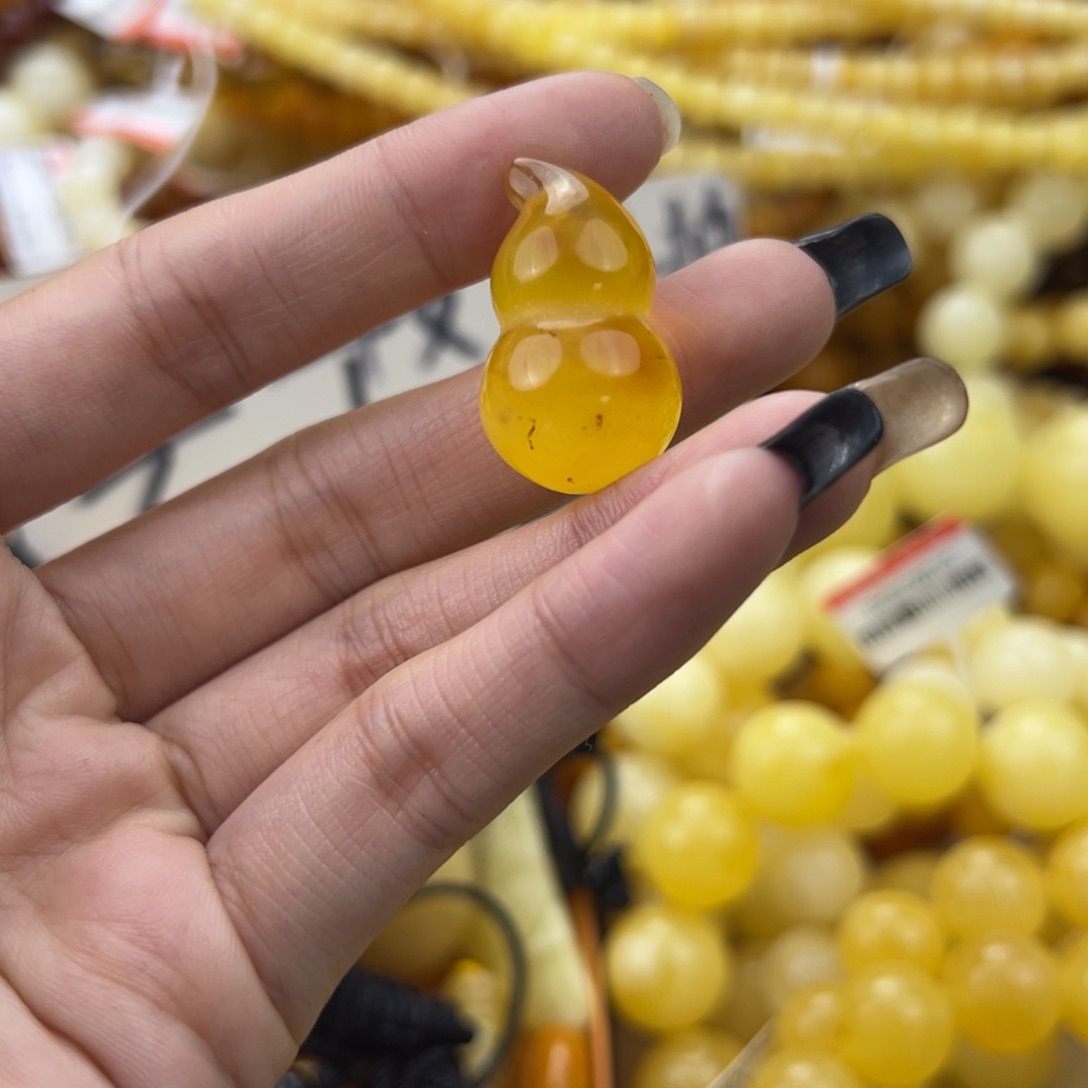 琥珀珠宝奇石未镶嵌