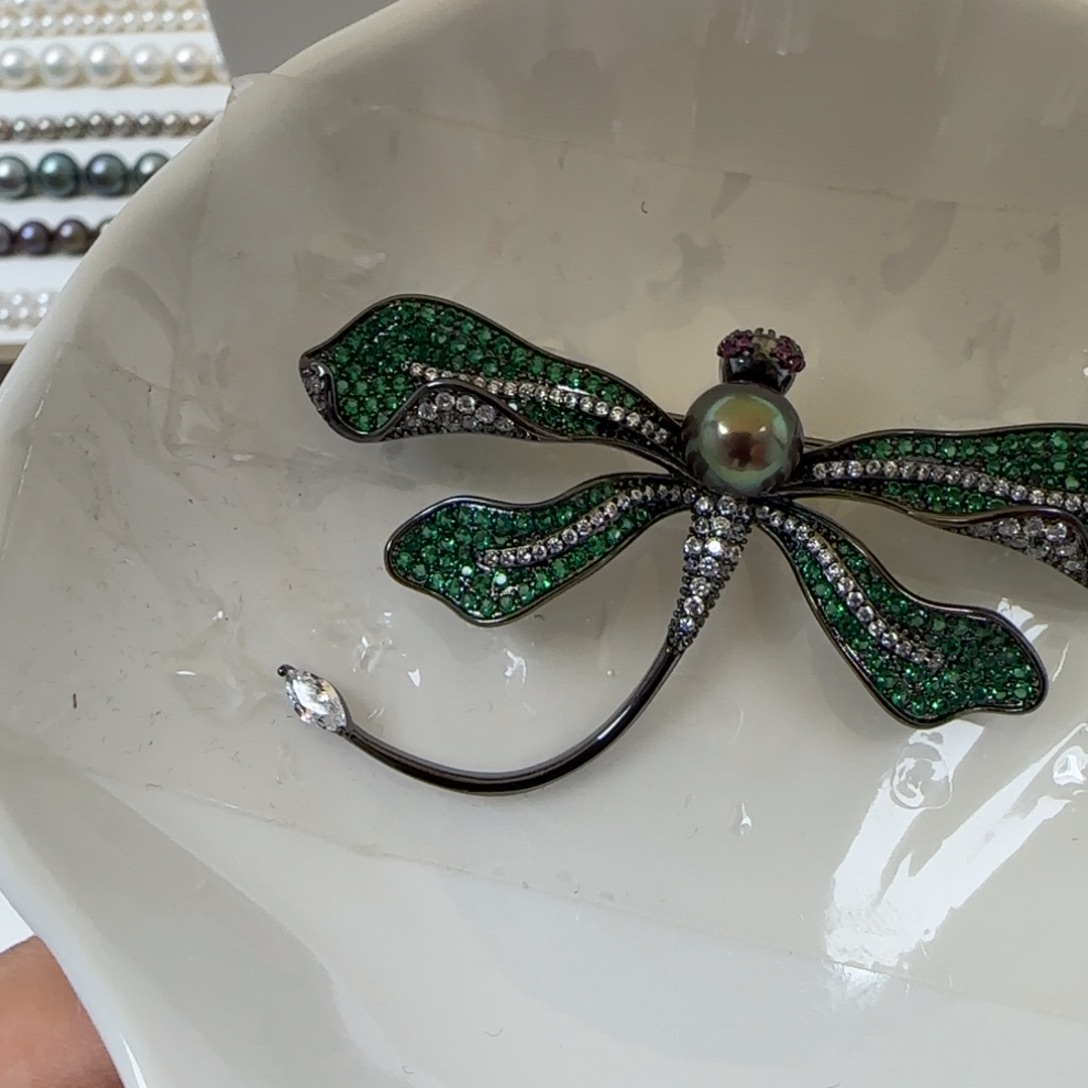 合金淡水珍珠胸饰