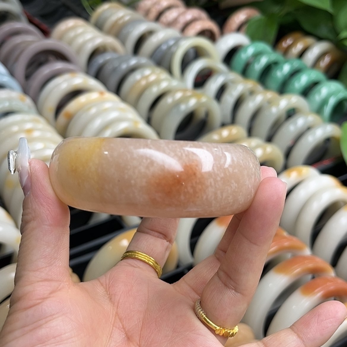 【闪购商品】石英质玉手镯未镶嵌风花雪月轮胎福利