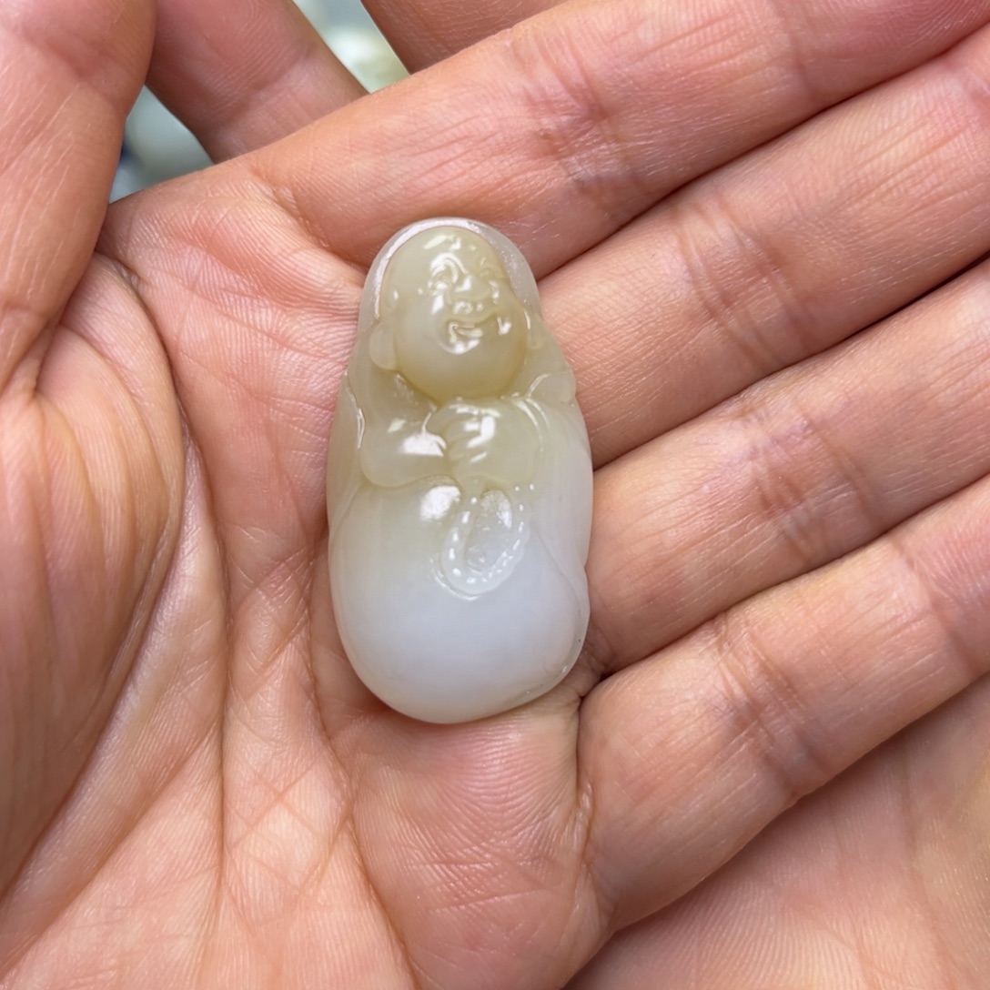 吉***泰和田玉（糖玉）未镶嵌颈饰