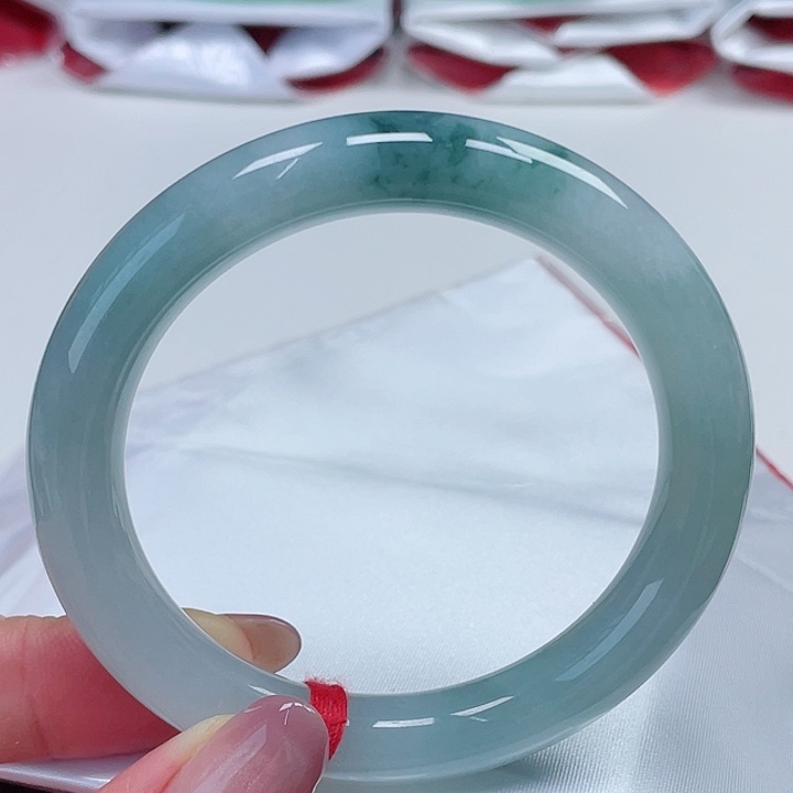 翡翠手镯（圆镯）未镶嵌