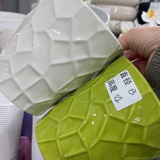 多绿植陶瓷花盆9.9包邮，有孔