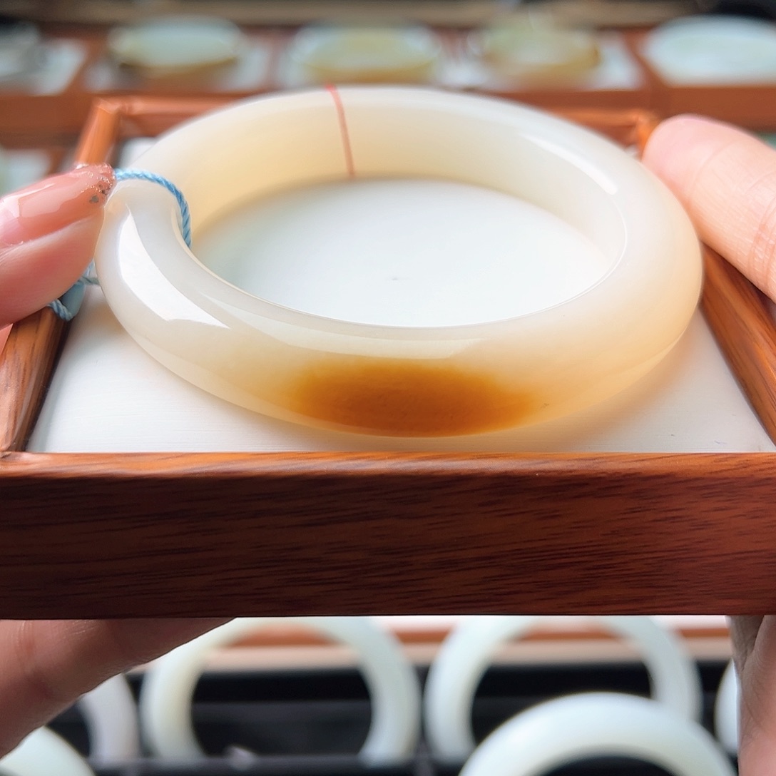 和田玉手镯未镶嵌61