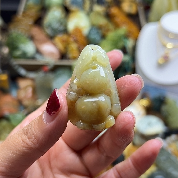 岫岩老玉（透闪石质玉）未镶嵌颈饰老玉葫芦