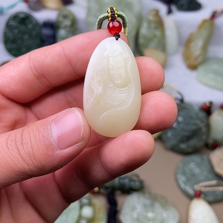 和田玉吊坠(赠链)未镶嵌