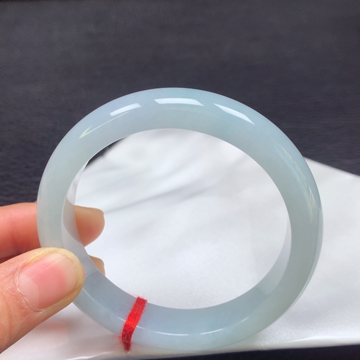 翡翠手镯未镶嵌57圈