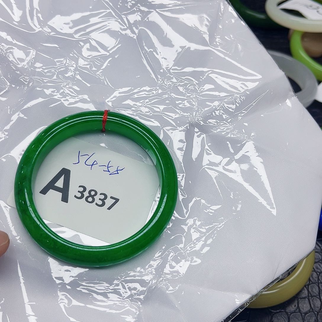 翡翠手镯未镶嵌默认微瑕