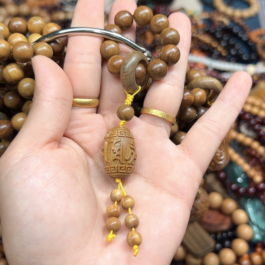 维腊木（绿檀）无事牌