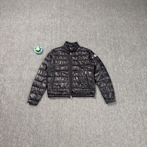 99新 MONCLER Moncler蒙口 Acorus系列黑色轻薄立领羽绒服/2码