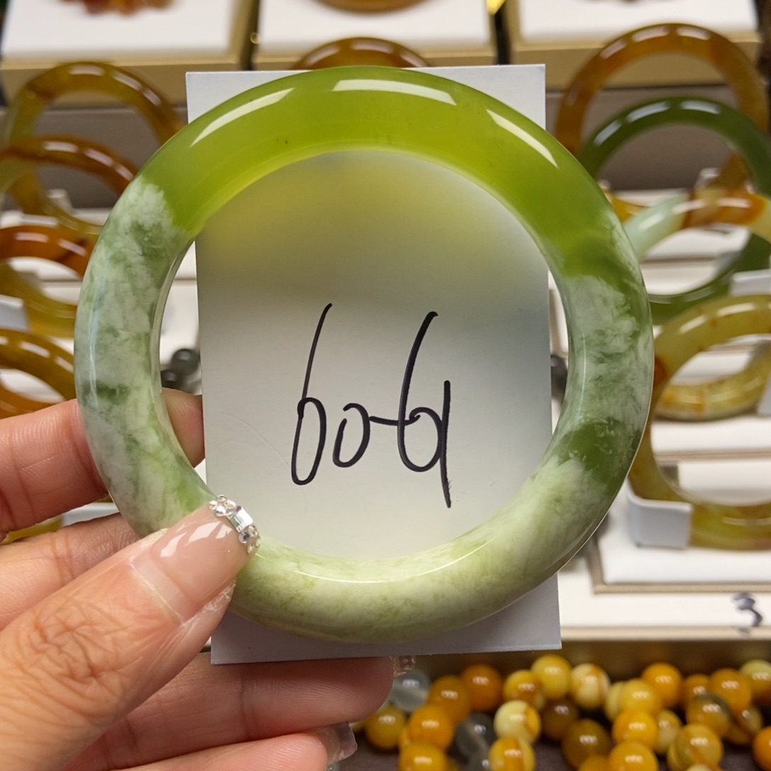 蛇纹石玉手串未镶嵌