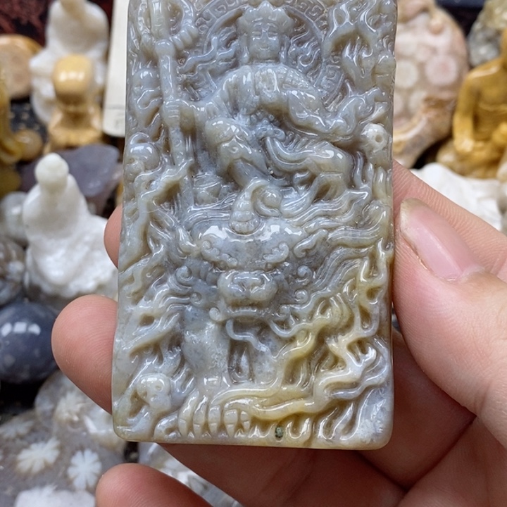 颈饰未镶嵌硅化珊瑚（珊瑚玉）