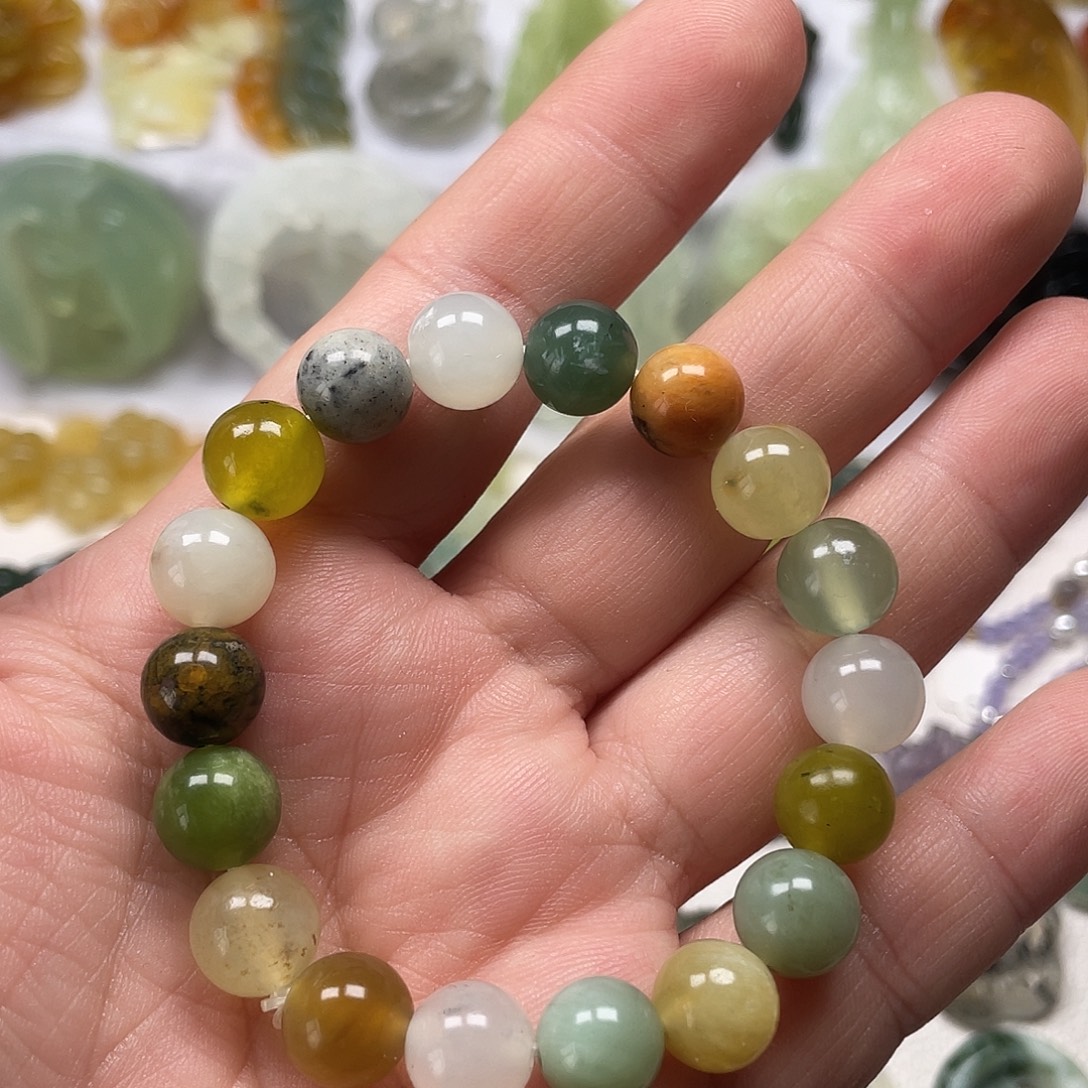 蛇纹石玉未镶嵌颈饰