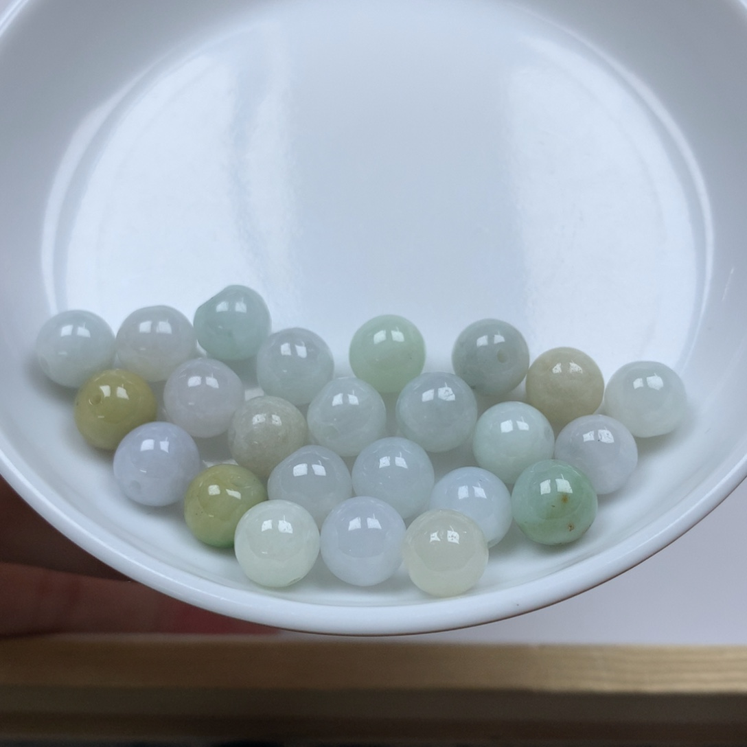 翡翠颈饰未镶嵌卡8。单圈量 