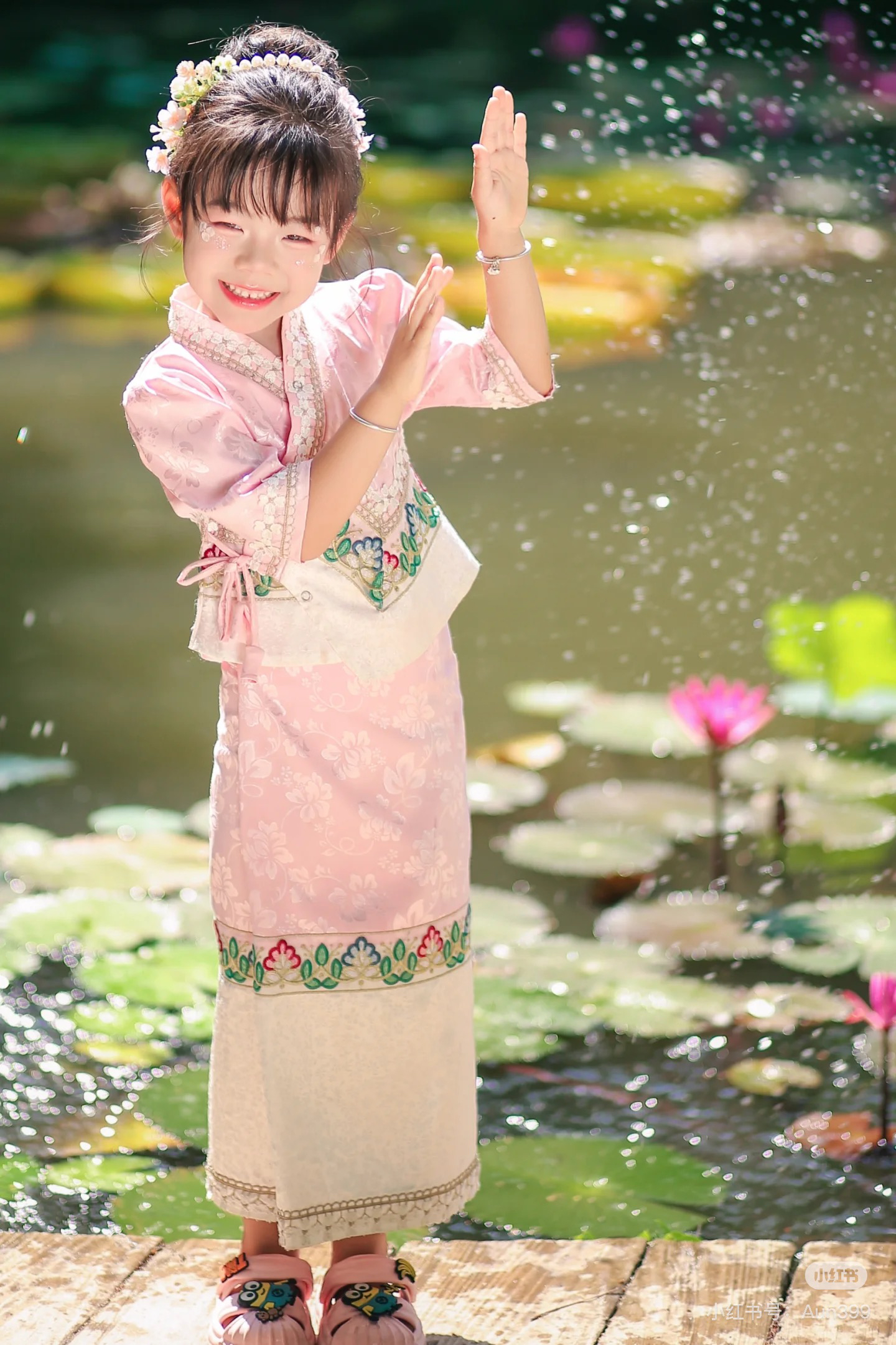 傣族小女孩舞蹈女旅游民族风套装傣族服装女旅游拍照写真款