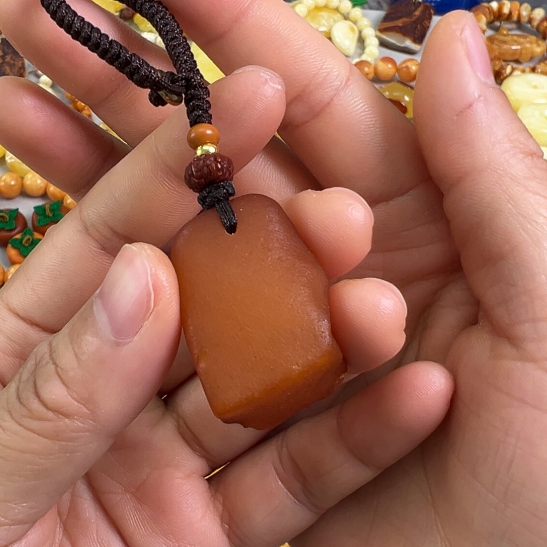 蜜蜡裸石未镶嵌蜜蜡