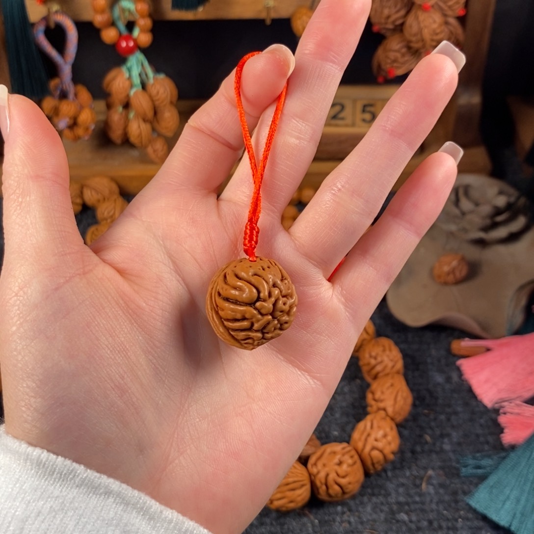 吊坠桃核桃枭挂件