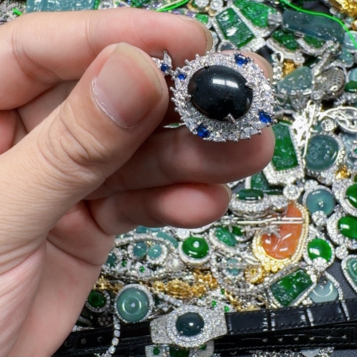 翡翠未镶嵌颈饰天然A货翡翠放漏