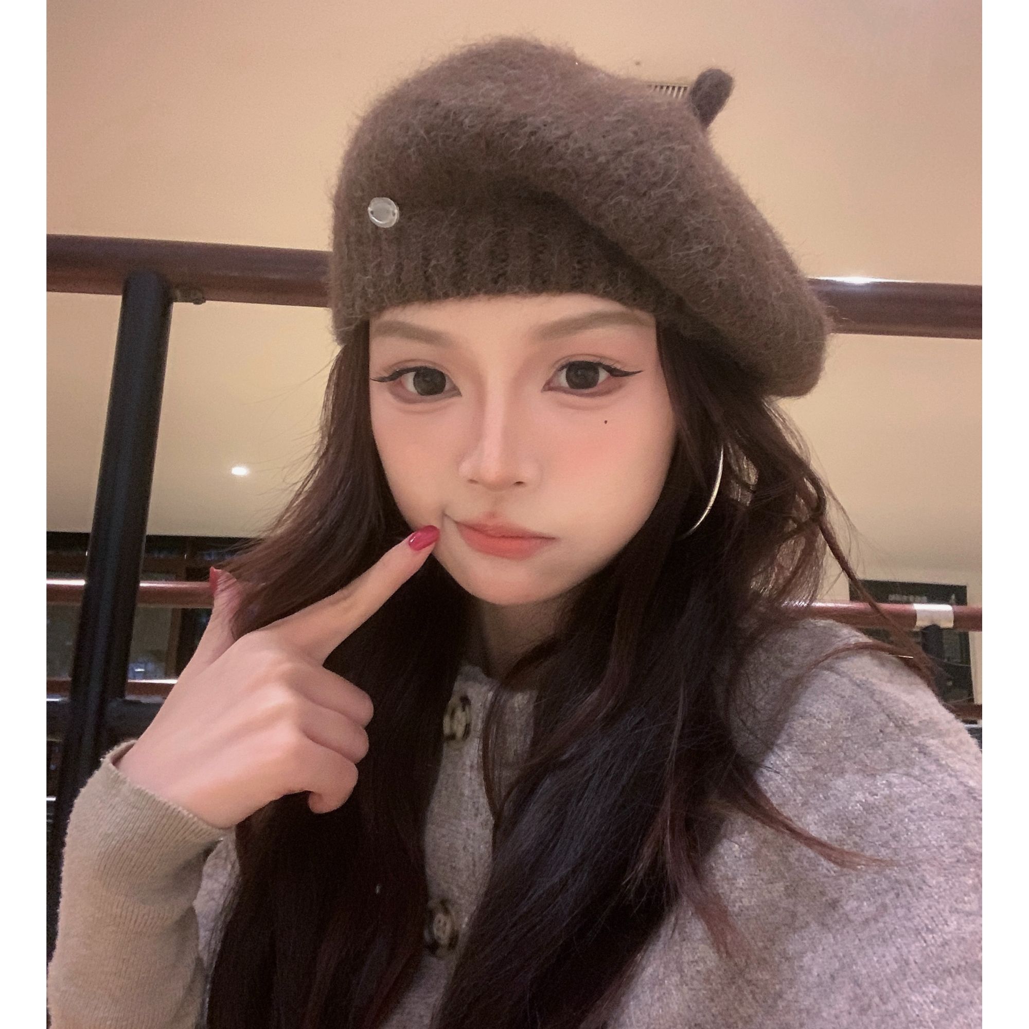 噜噜啦噜 秋冬韩系针织贝雷帽女保暖显脸小毛绒文艺斜顶画家帽