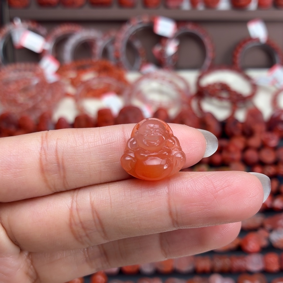 南红玛瑙未镶嵌颈饰佛公