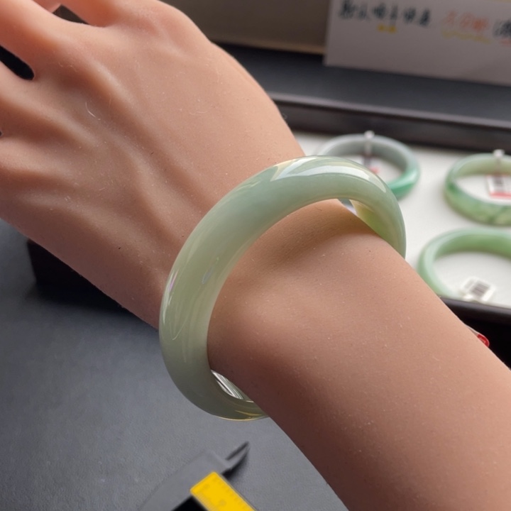 翡翠未镶嵌手镯11