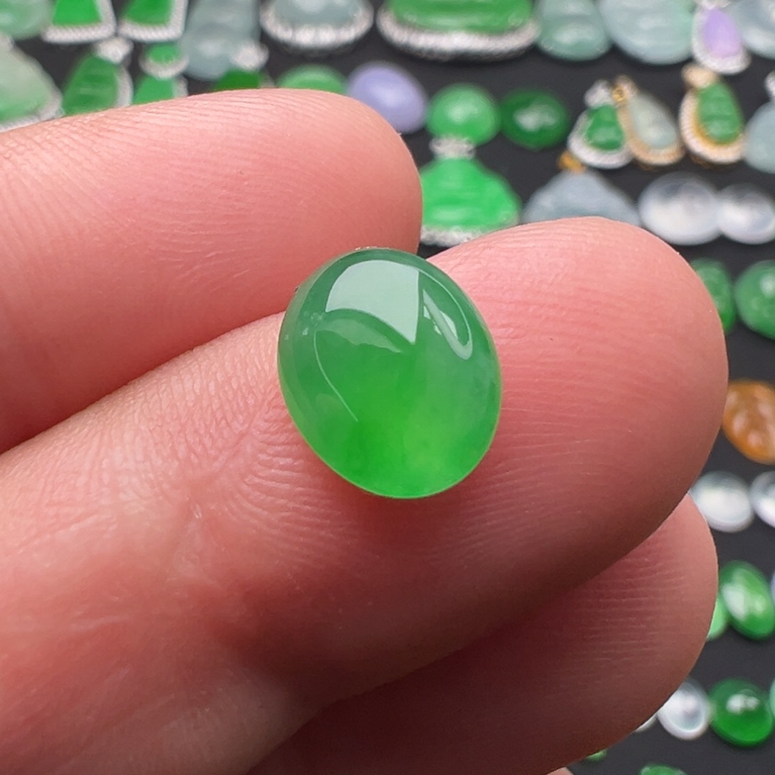 翡翠颈饰未镶嵌蛋面9.8