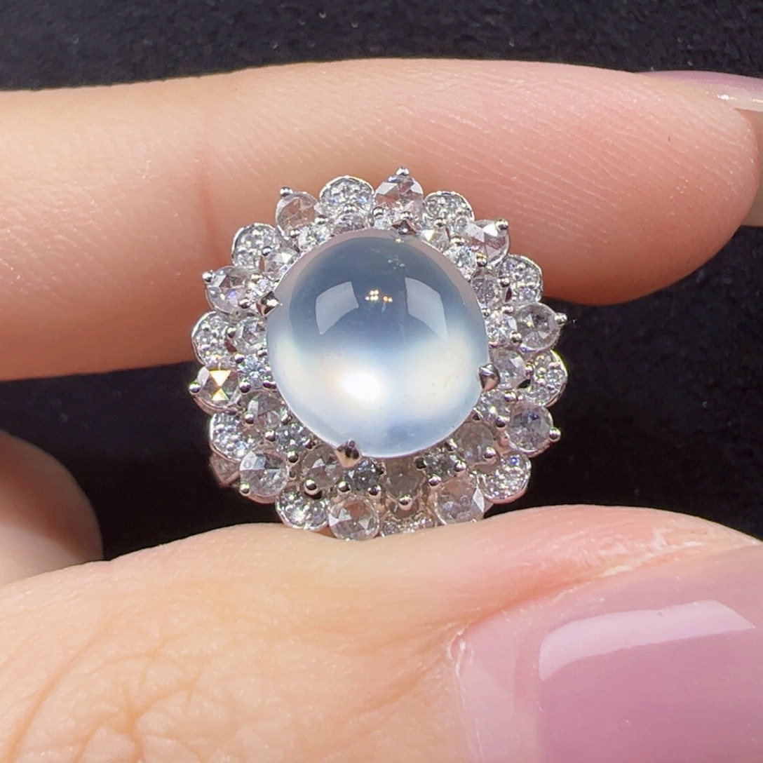 翡翠18K金镶嵌戒指蛋面