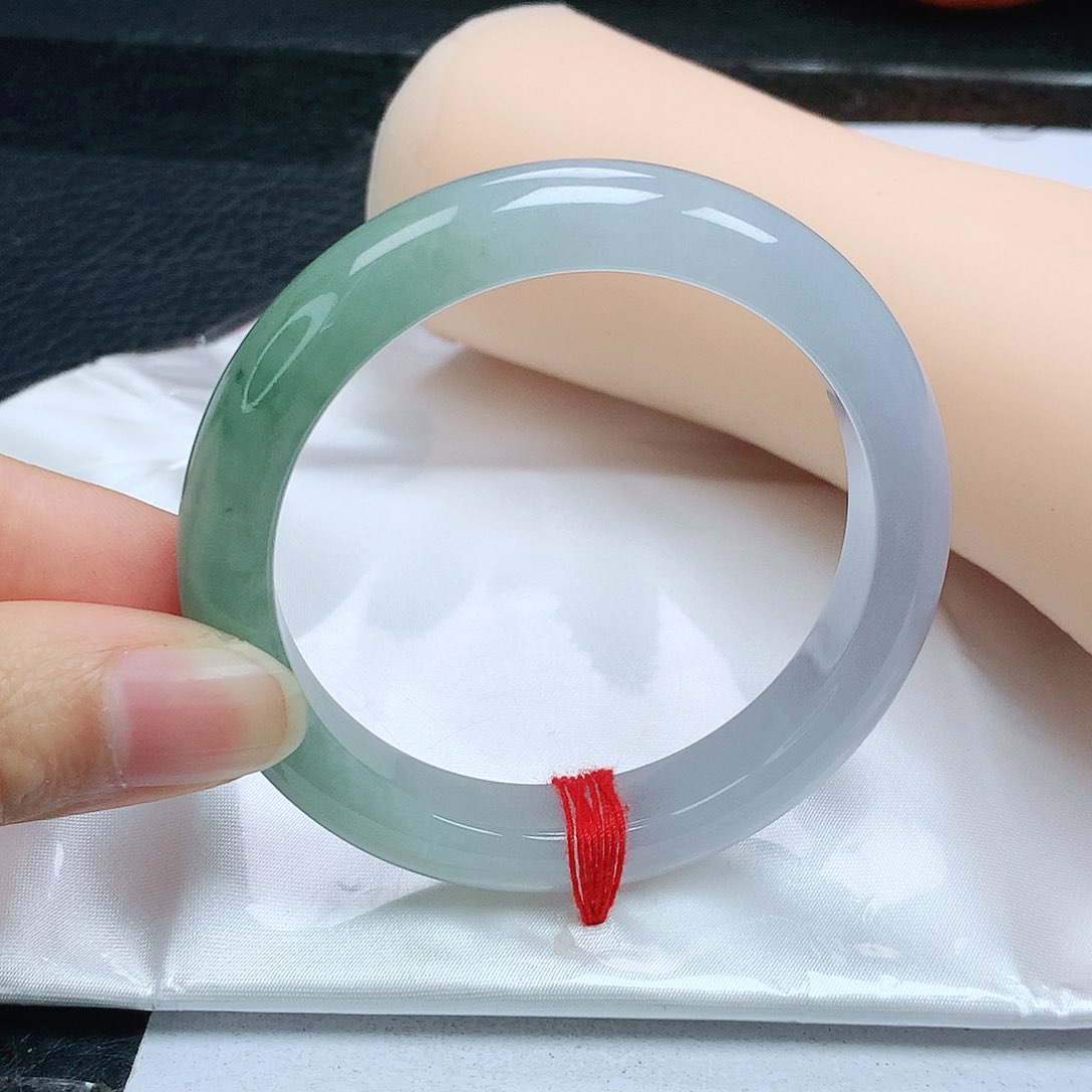 翡翠手镯未镶嵌正5152