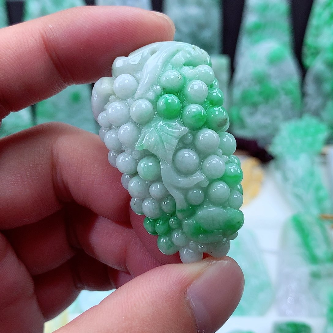 翡翠未镶嵌颈饰翡翠吊坠