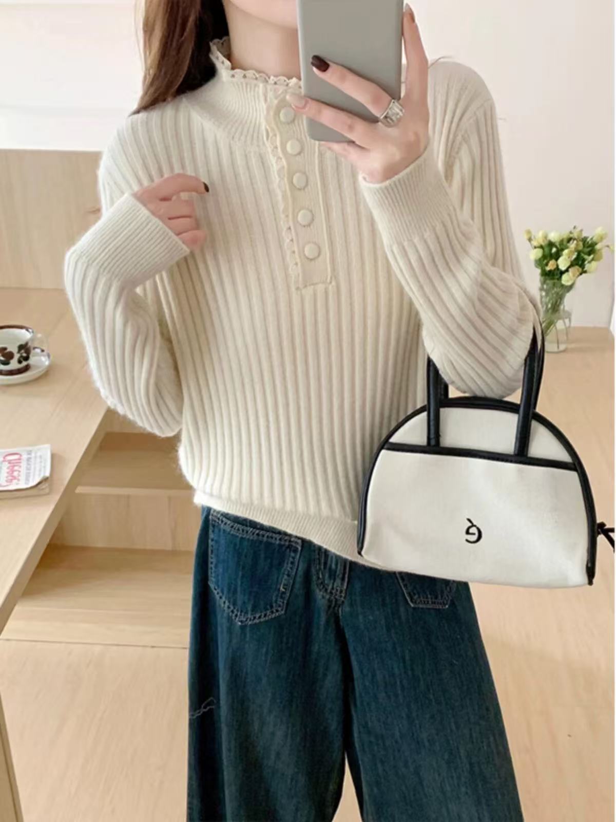 法式复古高级感蕾丝半高领毛衣女秋冬洋气温柔风软糯花边针织衫潮